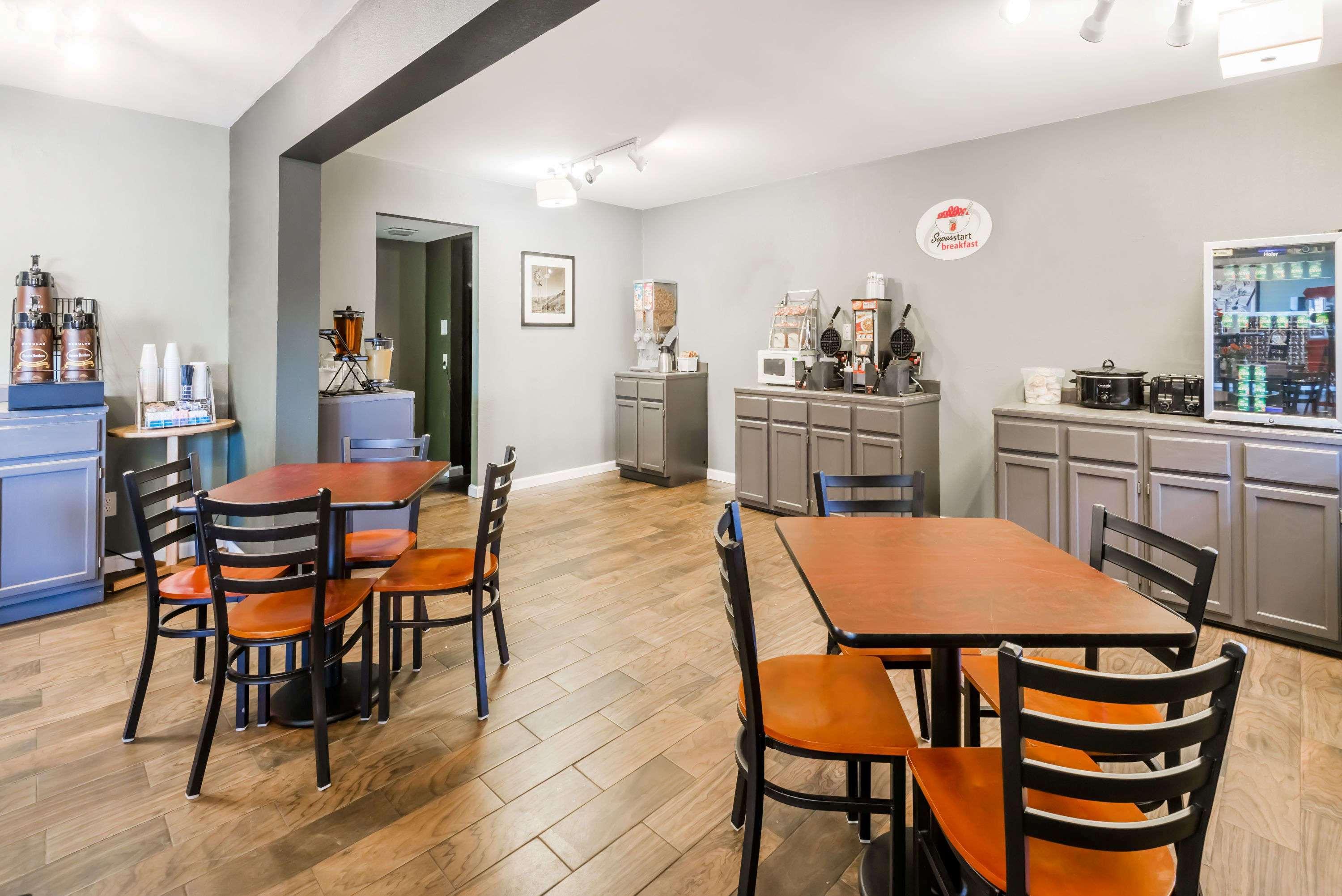 Deluxe Inn & Suites Junction City Ngoại thất bức ảnh