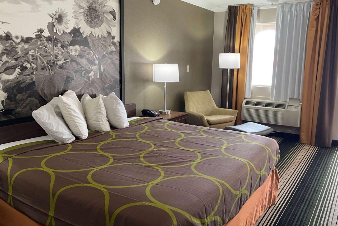 Deluxe Inn & Suites Junction City Ngoại thất bức ảnh
