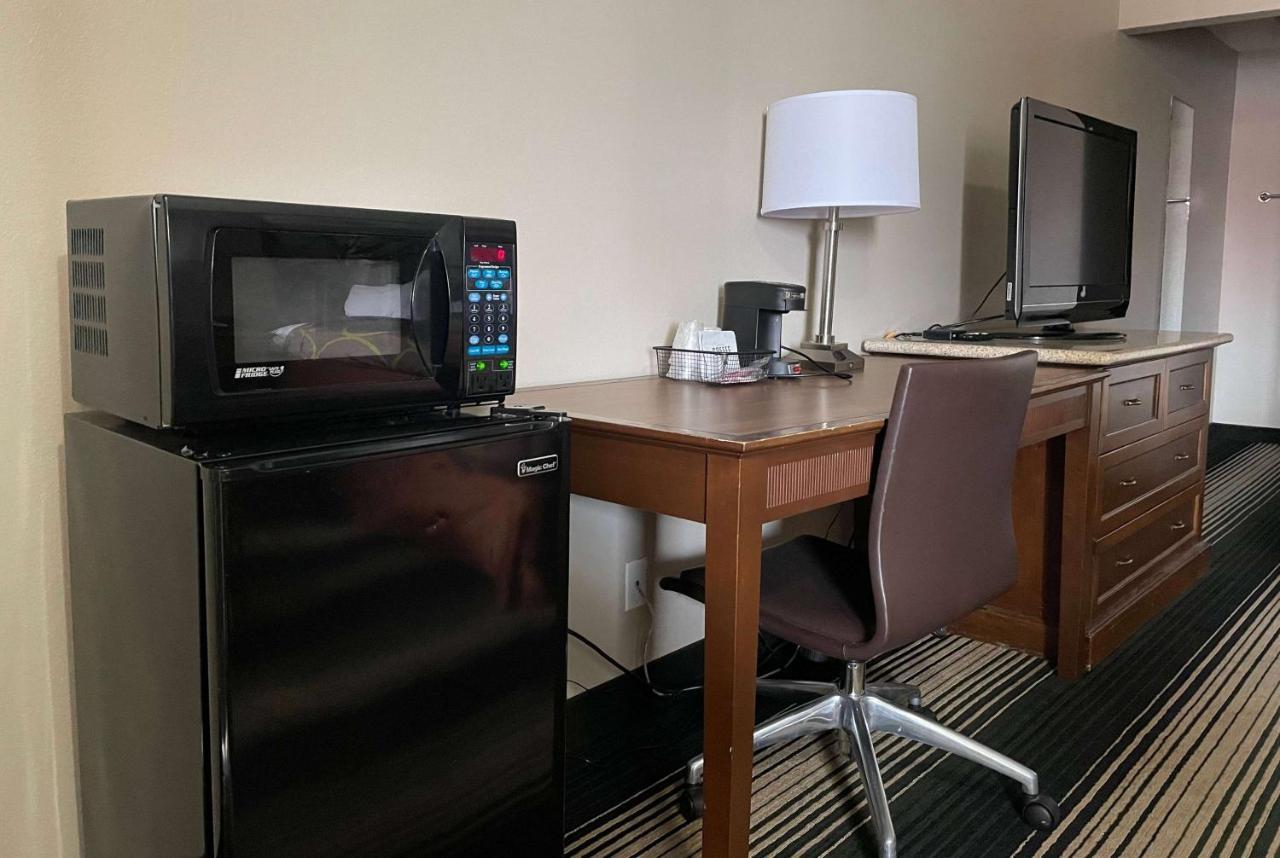Deluxe Inn & Suites Junction City Ngoại thất bức ảnh