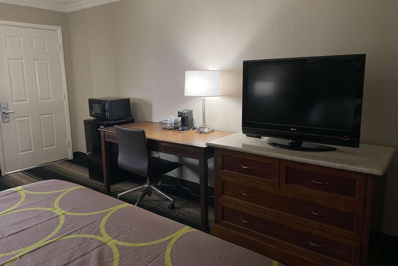 Deluxe Inn & Suites Junction City Ngoại thất bức ảnh