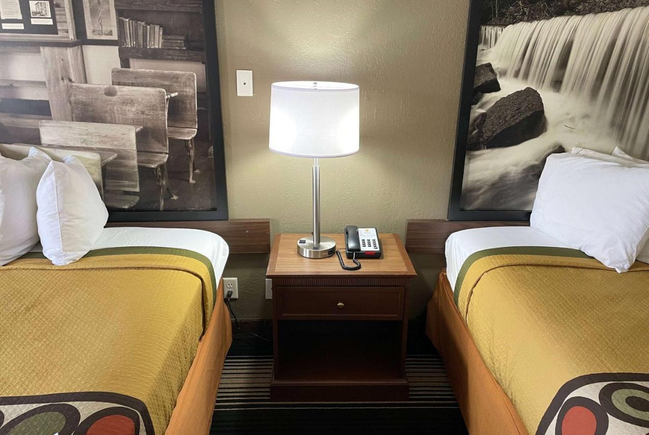 Deluxe Inn & Suites Junction City Ngoại thất bức ảnh