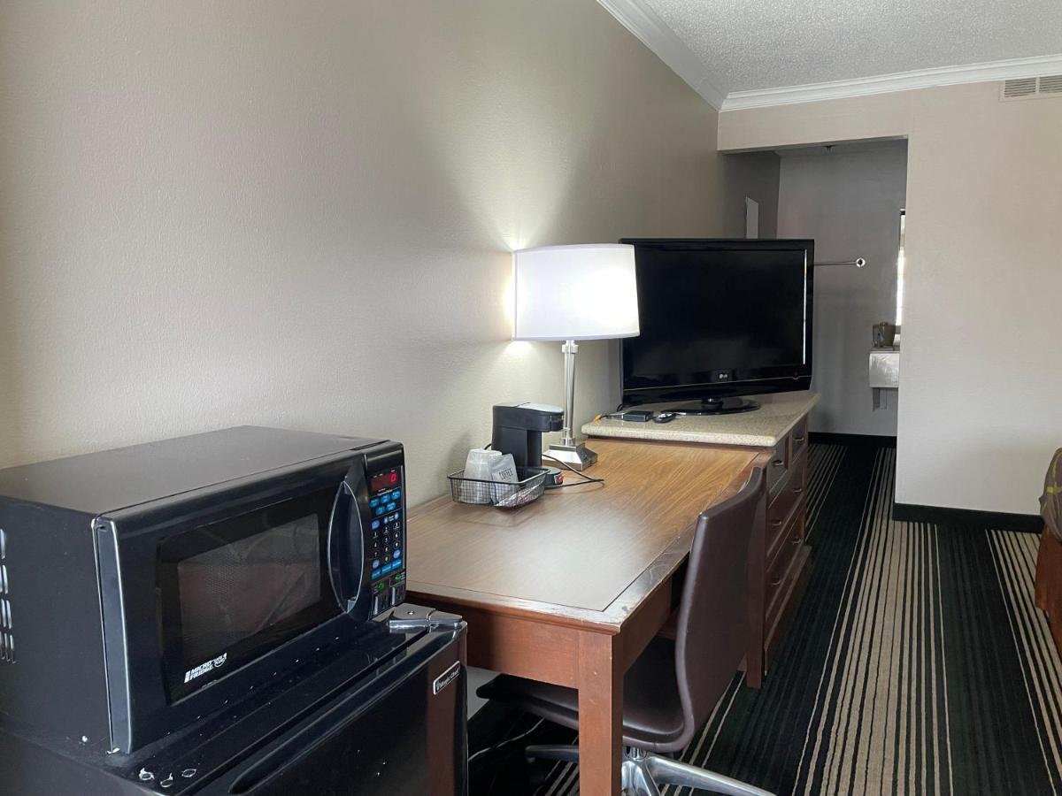 Deluxe Inn & Suites Junction City Ngoại thất bức ảnh