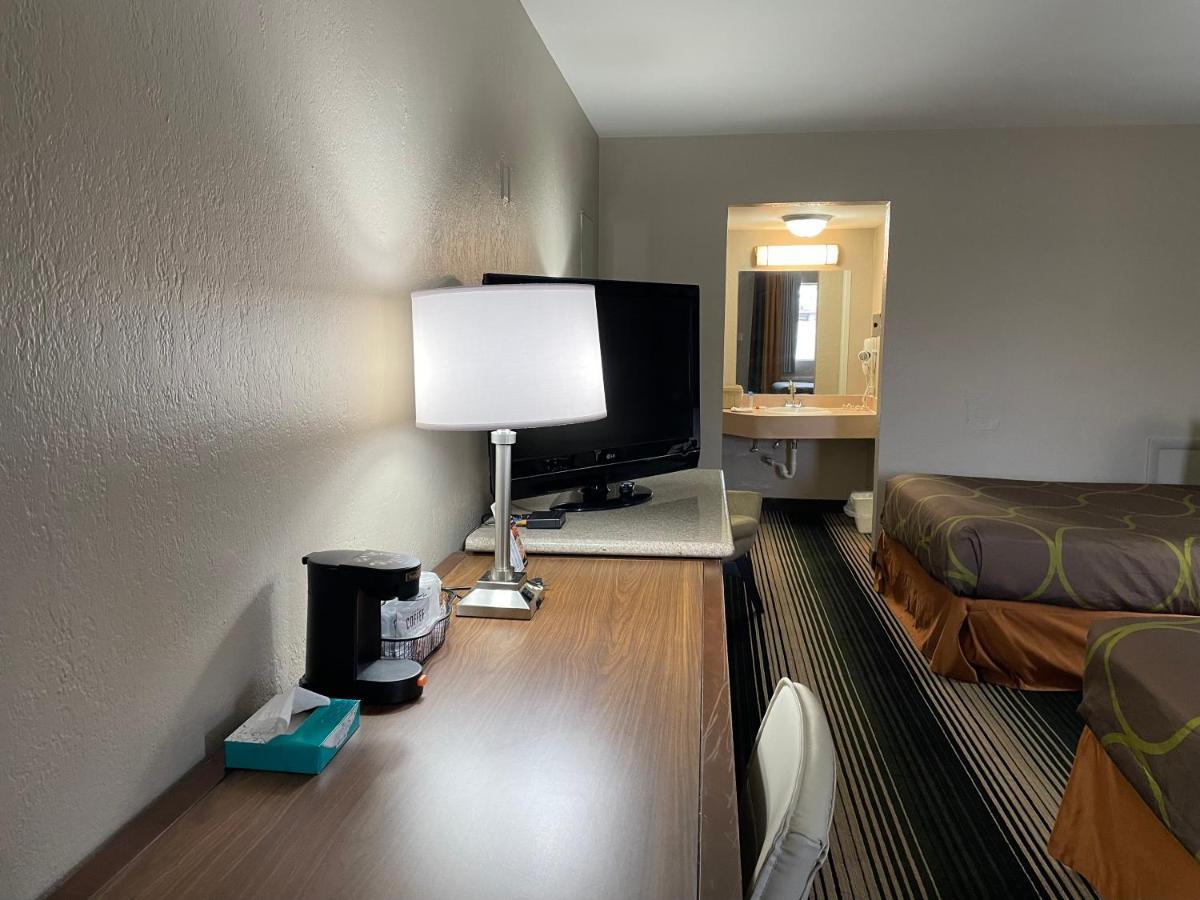 Deluxe Inn & Suites Junction City Ngoại thất bức ảnh