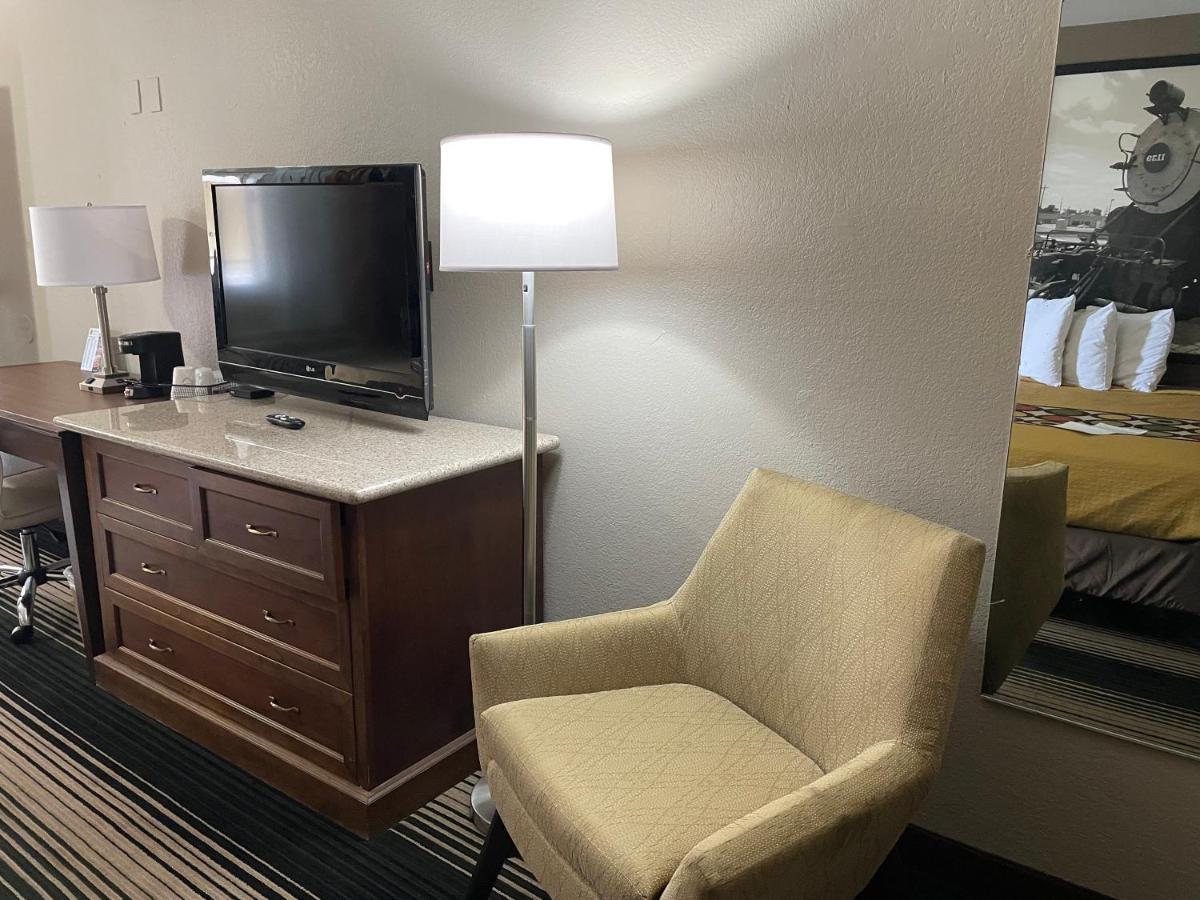 Deluxe Inn & Suites Junction City Ngoại thất bức ảnh