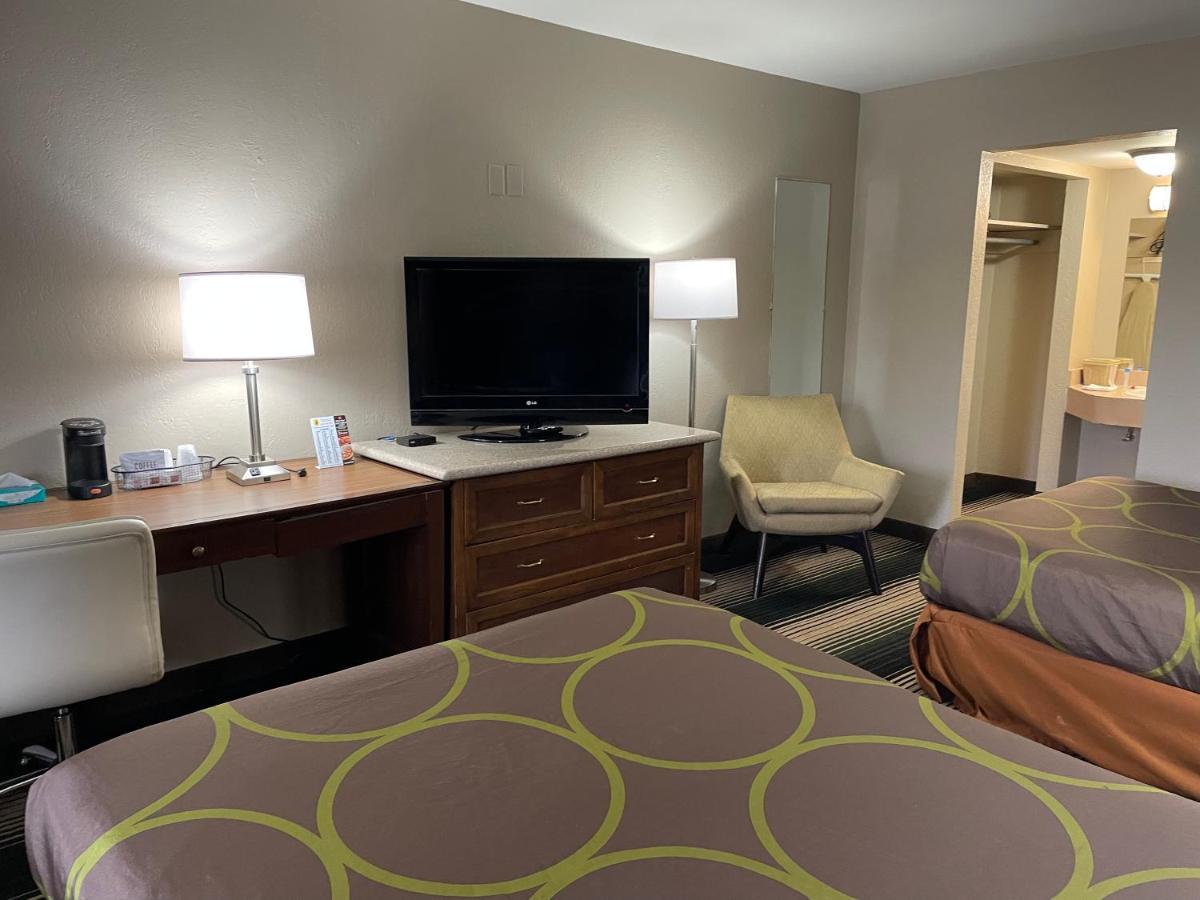 Deluxe Inn & Suites Junction City Ngoại thất bức ảnh