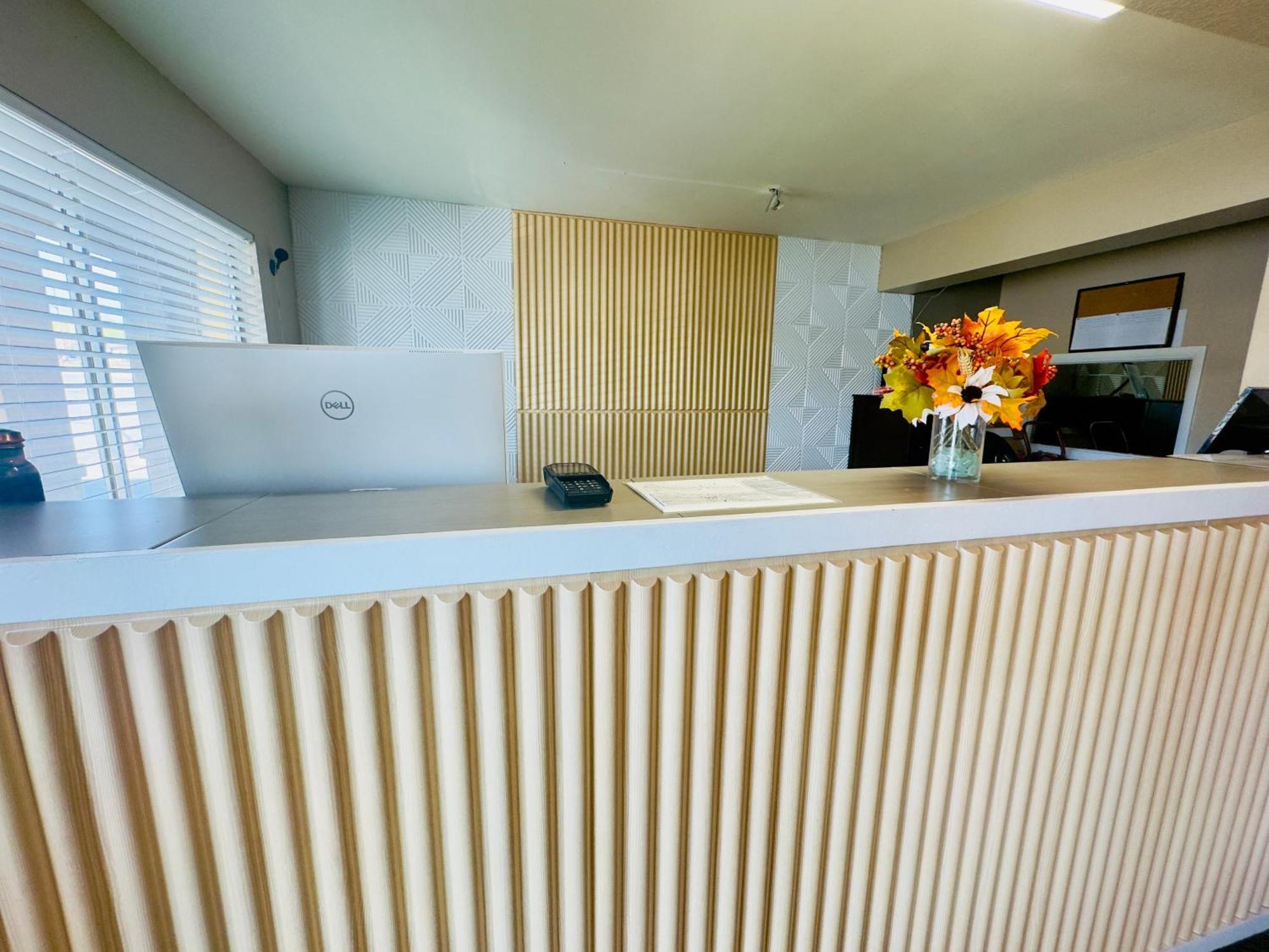 Deluxe Inn & Suites Junction City Ngoại thất bức ảnh